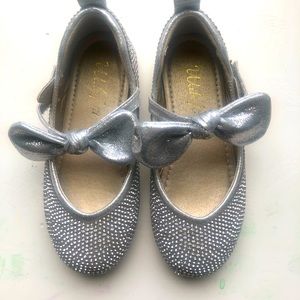 Toddler Size 9 Silver Sparkly Dress Shoes Wedding, Party, Halloween Costume ✨